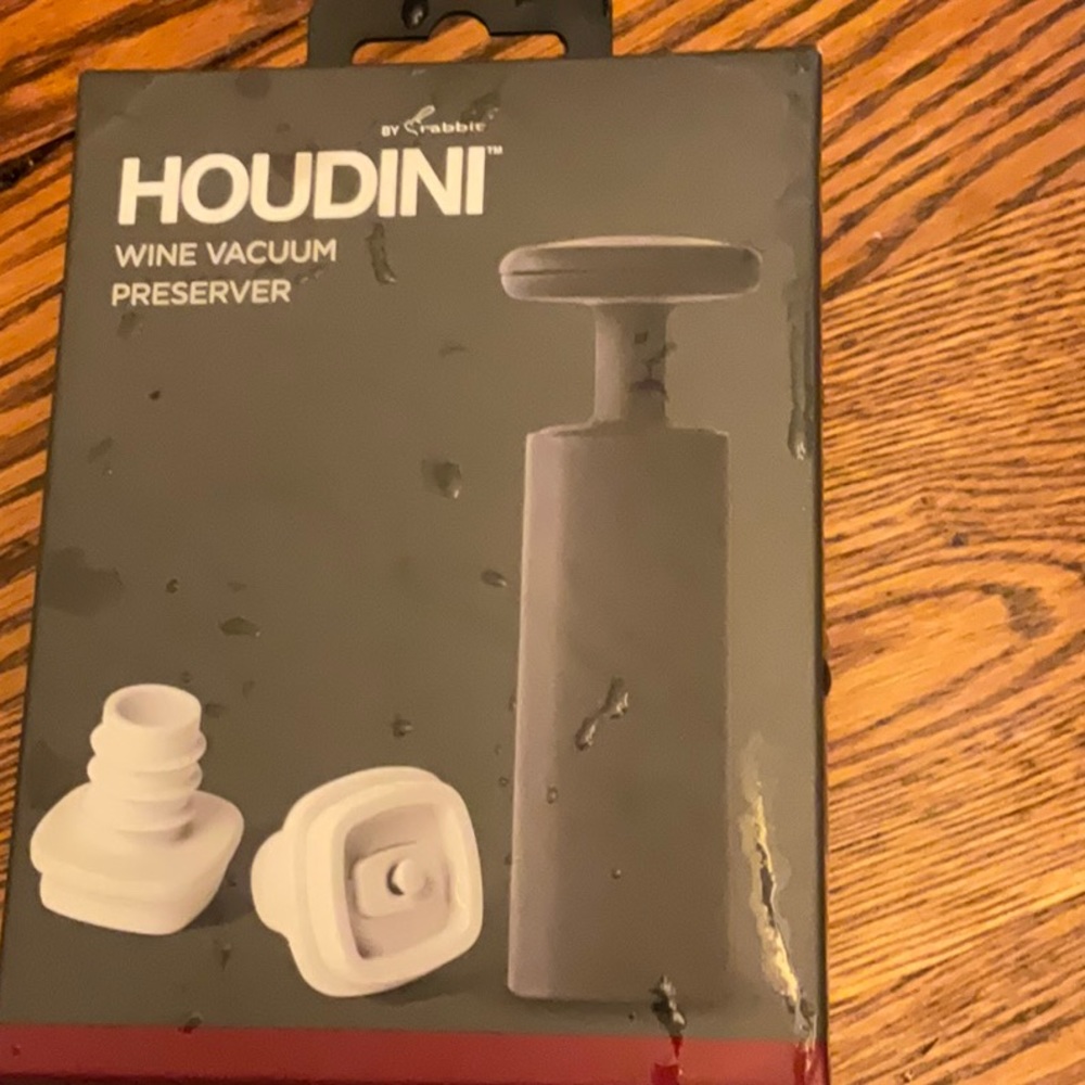 NWT Houdini Wine Vacuum Preserver